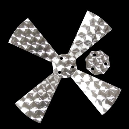 デコトラ 16インチ用 スピンナー３枚羽 ウロコ柄 楽天市場】【送料無料】【3枚羽 プロペラ スピンナー ウロコ柄