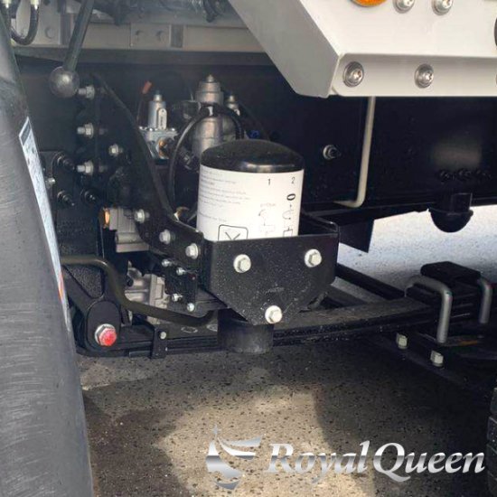 【送料無料】【UD TRUCKS 新型 17クオン/パーフェクトクオン エアドライヤーパネル タイプＡ-１(線) ウロコ柄】UD  RoyalQueen【RQPS4】 - 【公式】トラックステンレスパーツ シャンデリア専門店「Royal Queen」