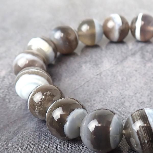 デザートオパールとは｜鉱物データ・特徴・意味・効果・石言葉