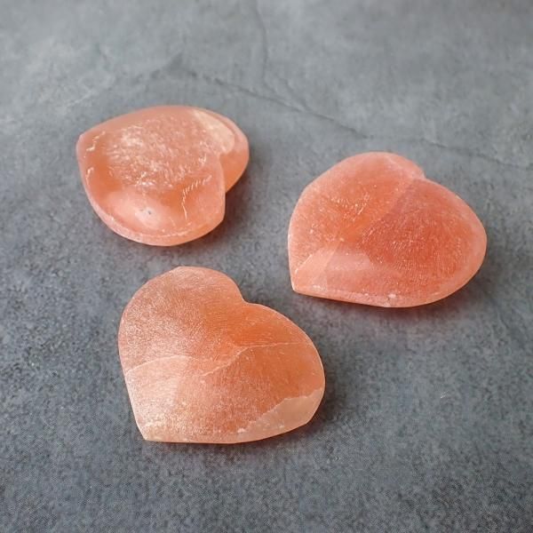 ディワリSALE】ピンクセレナイト ハート 縦36 - 38mm x 横38