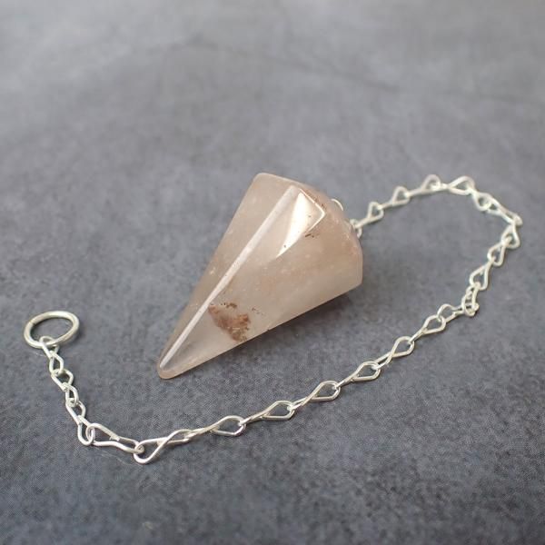 シルバールチルクォーツとは｜鉱物データ・特徴・意味・効果・石言葉