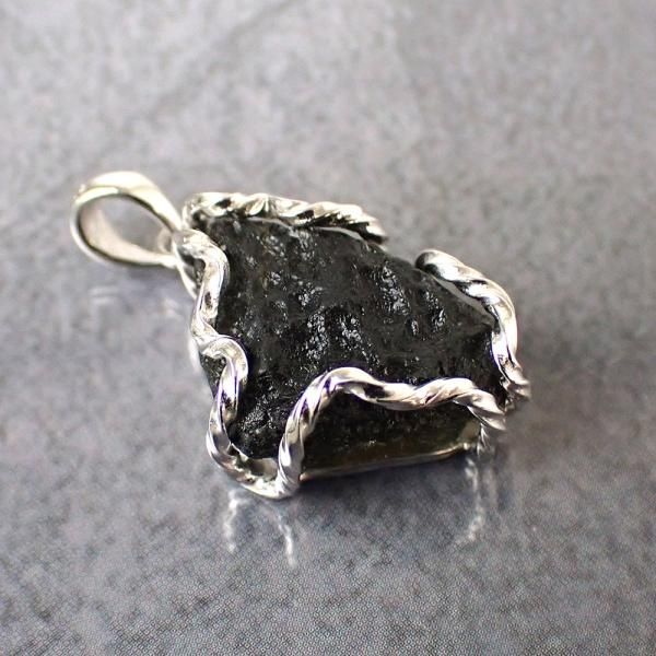 モルダバイト ペンダントトップ [PT0285] - ヒカリカンパニー公式WEB