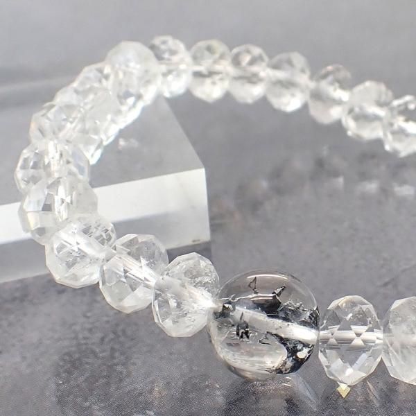 イシス水晶とは|鉱物データ・特徴・意味・効果・石言葉 - ヒカリ イシス水晶とは|鉱物データ・特徴・意味・効果・石言葉 - ヒカリ