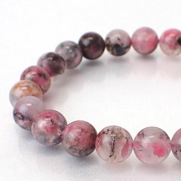 ロードナイトとは｜鉱物データ・特徴・意味・効果・石言葉 - ヒカリ