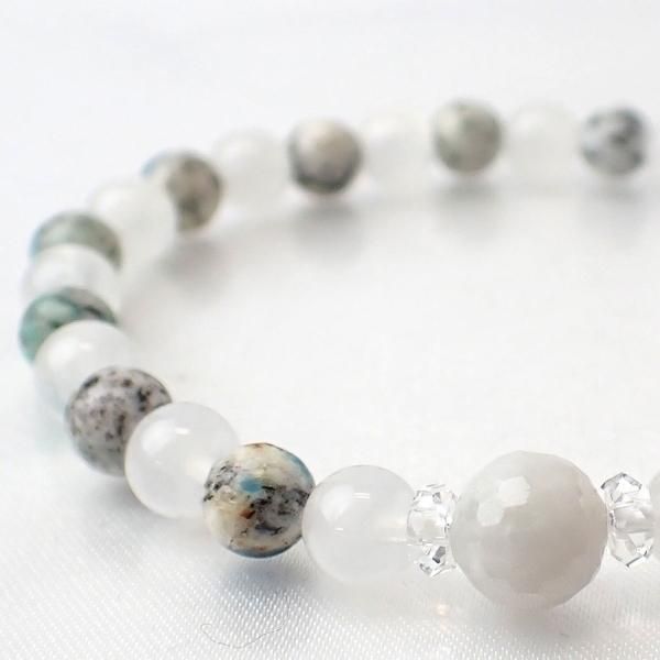 ムーンクォーツとは｜鉱物データ・特徴・意味・効果・石言葉 - ヒカリ