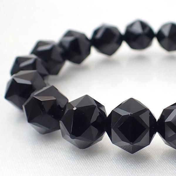 大粒！やっぱりモリオンは必要だ！お守りがわり！これがあるのとないのとでは違う！ モリオンとは｜鉱物データ・特徴・意味・効果・石言葉 - ヒカリ