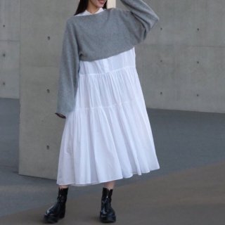 cropped knit<img class='new_mark_img2' src='https://img.shop-pro.jp/img/new/icons8.gif' style='border:none;display:inline;margin:0px;padding:0px;width:auto;' />