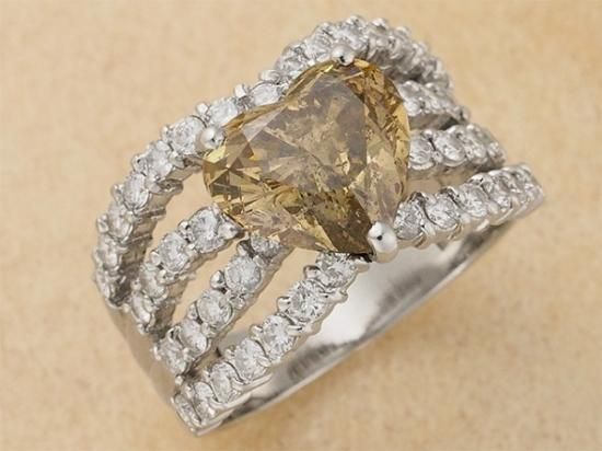 ハートシェイプカットダイヤ/3.098ct ダイヤ/1.10ct デザイン