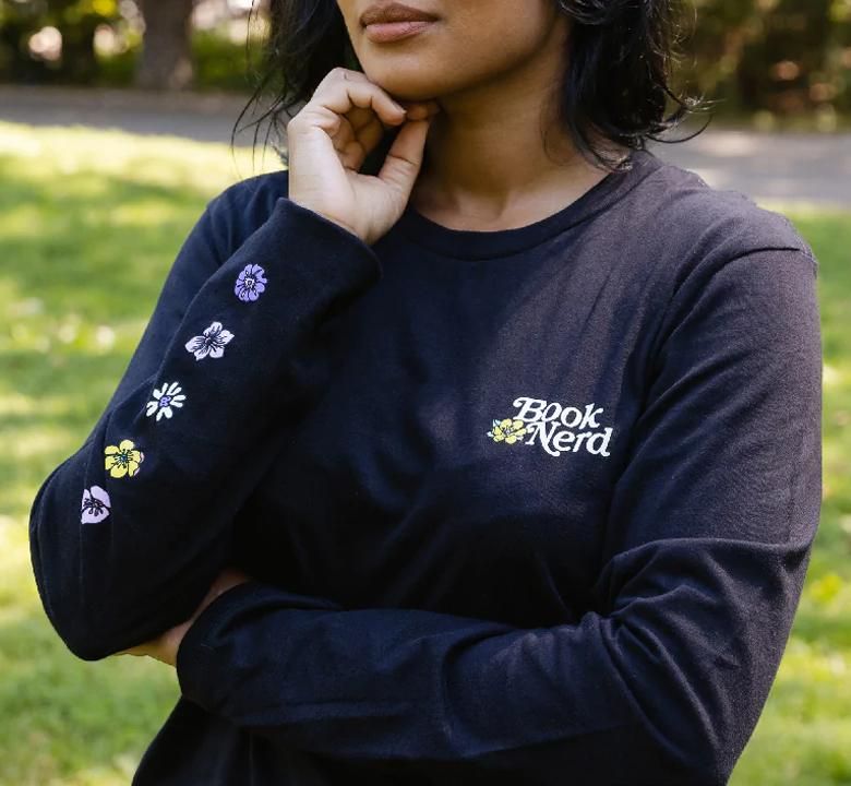 [Out of Print] Book Nerd Floral Long Sleeved Tee (Black) - [アウト・オブ・プリント] ブック・ナード Tシャツ Out of Print] Book Nerd Floral Long Sleeved Tee (Black)