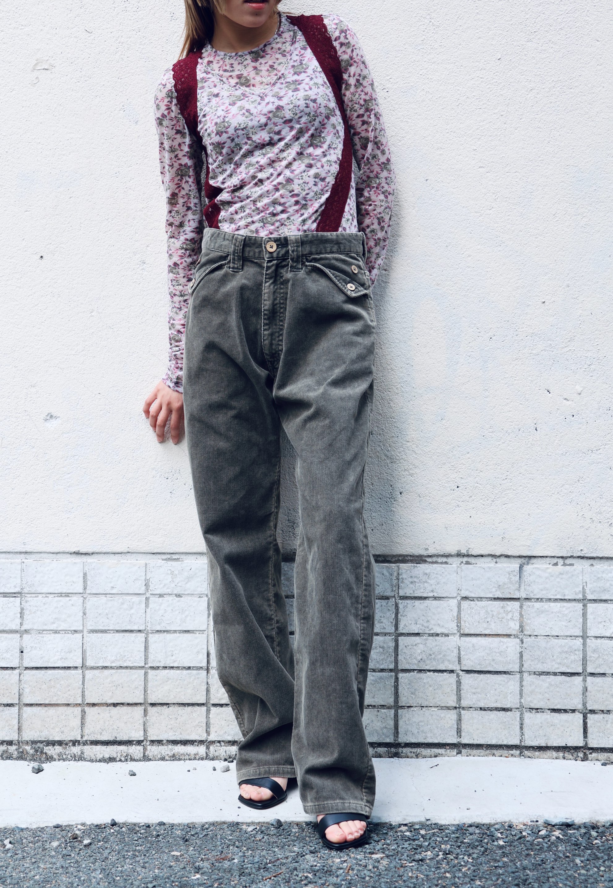 FUMIKA UCHIDA： FLOWER PRINTED SLEEVELESS TOP - BORDEAUX