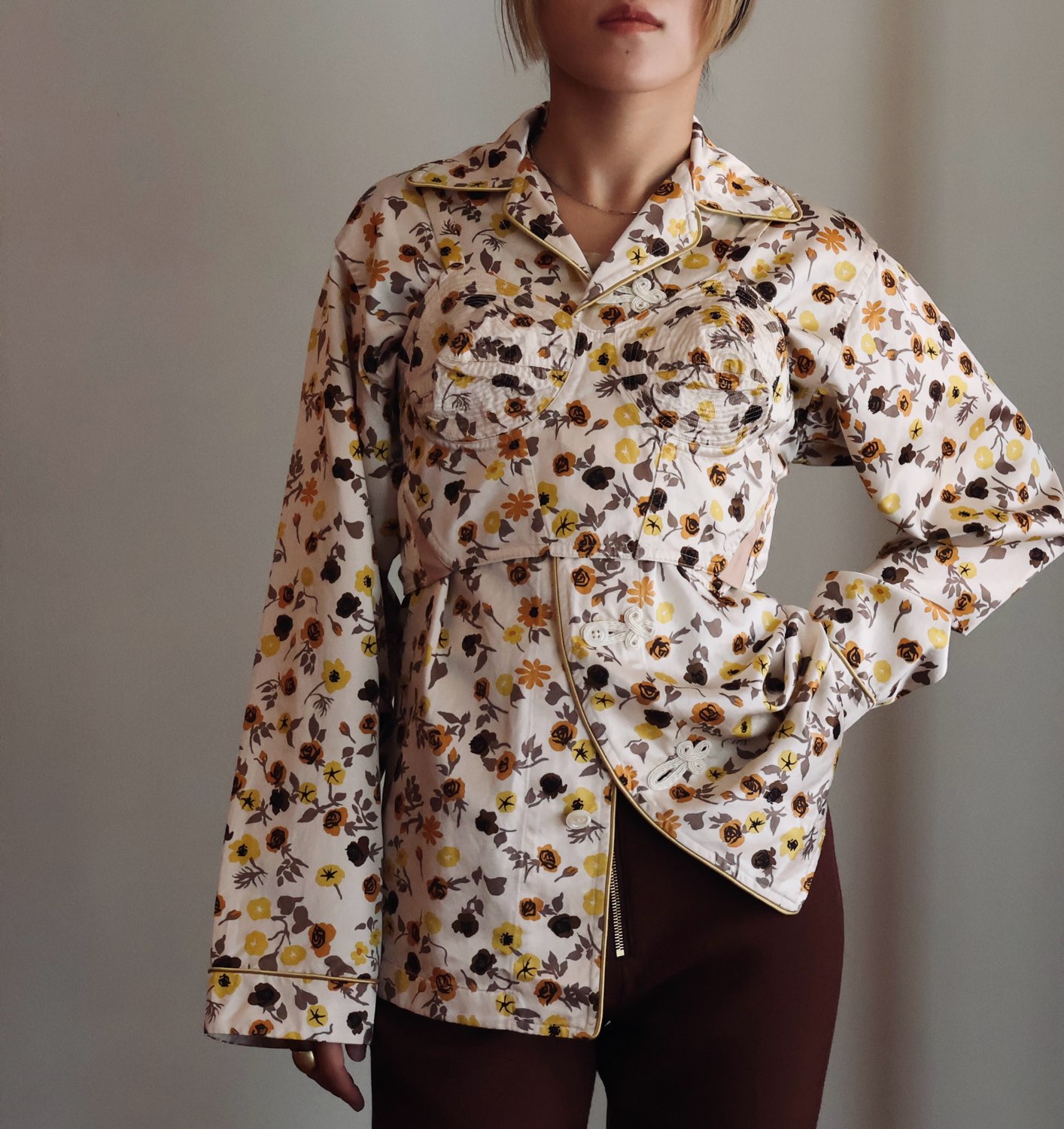 FUMIKA UCHIDA: FLOWER PRINTED OPEN-COLLARED SHIRT - ECRU FUMIKA UCHIDA: FLOWER PRINTED OPEN-COLLARED SHIRT - ECRU