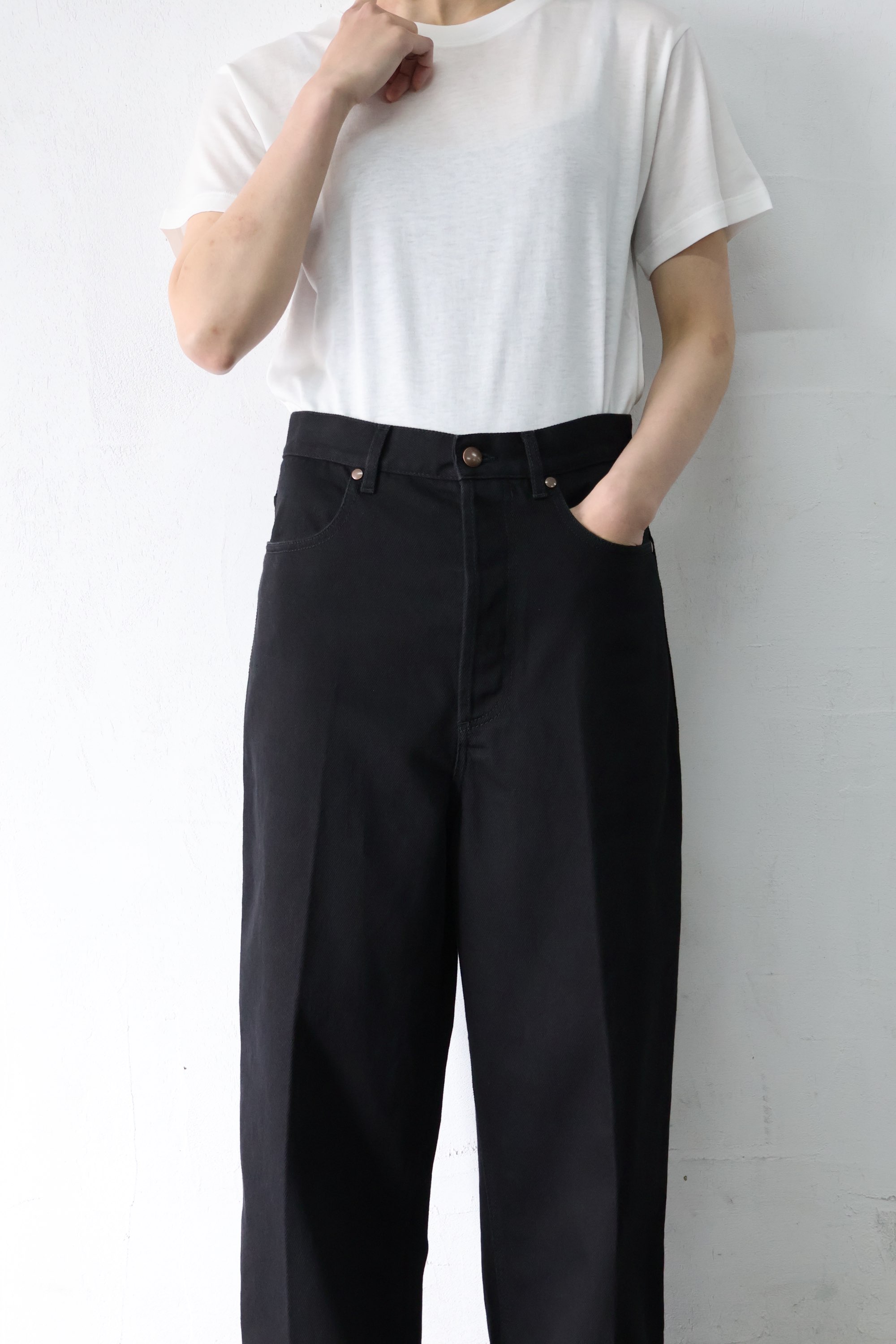 Cristaseya：HIGH WASTED BLACK DENIM - BLACK - ORANN ONLINE SHOP
