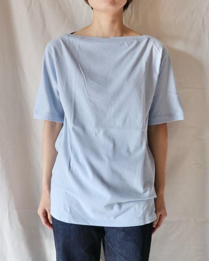 fumika_uchida neck over TEE