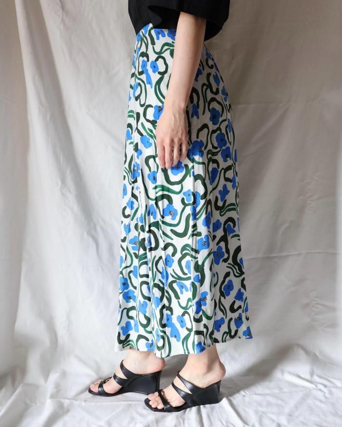Flower print skirt in blue top