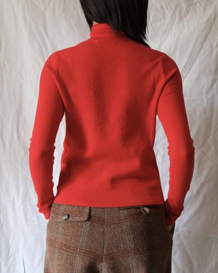FUMIKA UCHIDA: CASHMERE/HIGH NECK BUTTONED SWEATER - TOMATO FUMIKA UCHIDA: CASHMERE/HIGH NECK BUTTONED SWEATER - TOMATO