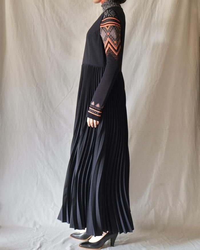 Mame Kurogouchi:Curved Pleated Sleeveless Dress - NAVY ...