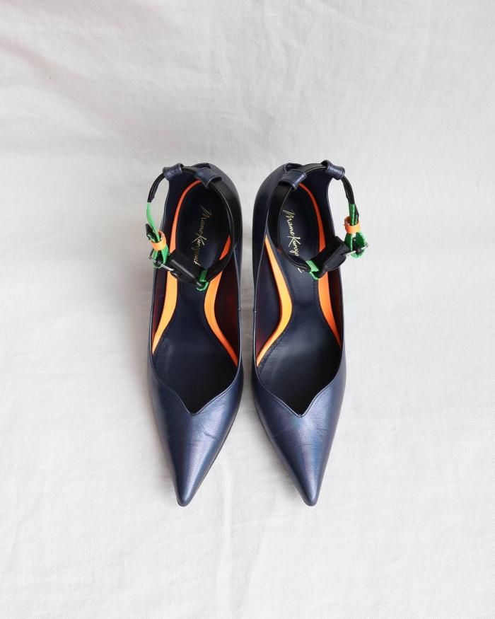 Mame Kurogouchi:Ankle Strap Pointed Toe Pumps - NAVY Mame Kurogouchi:Ankle Strap Pointed Toe Pumps - NAVY