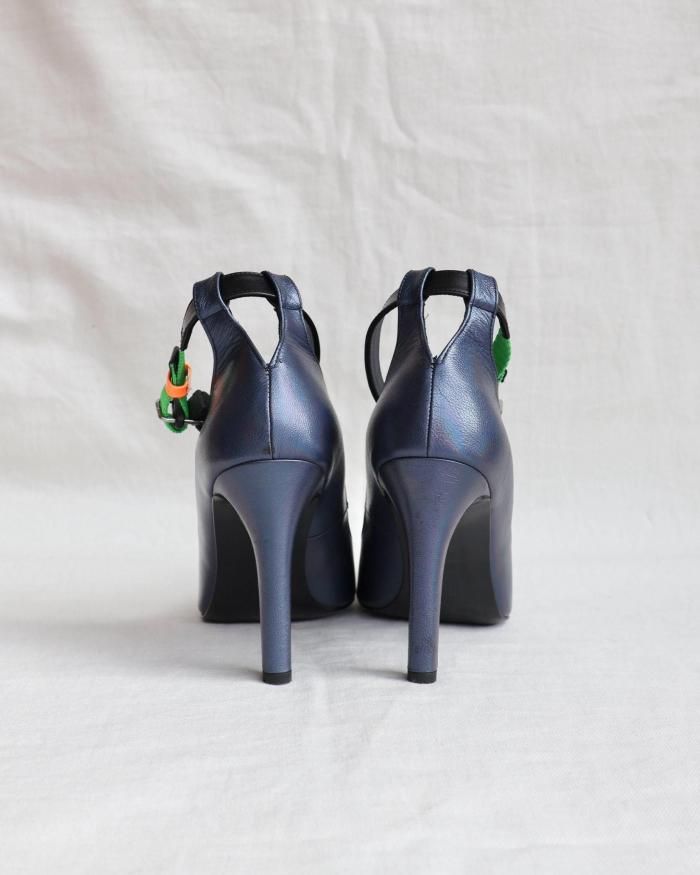 Mame Kurogouchi:Ankle Strap Pointed Toe Pumps - NAVY Mame Kurogouchi:Ankle Strap Pointed Toe Pumps - NAVY