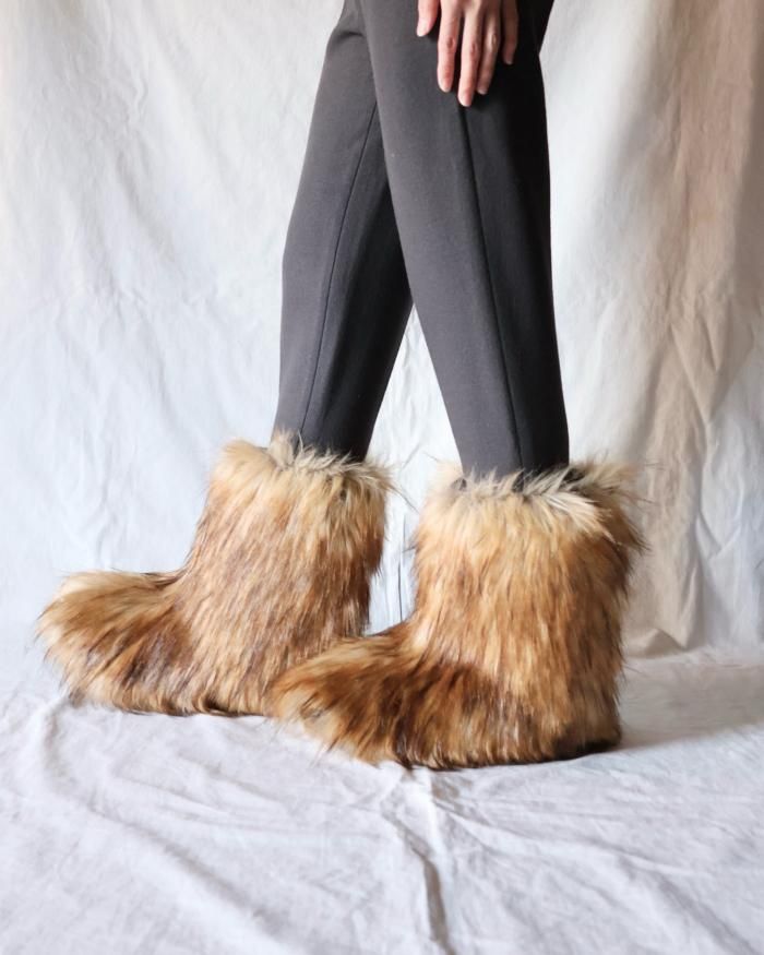 FUMIKA UCHIDA: FAUX FUR BOOTS COVER - COYOTE - ORANN ONLINE FUMIKA UCHIDA: FAUX FUR BOOTS COVER - COYOTE - ORANN ONLINE