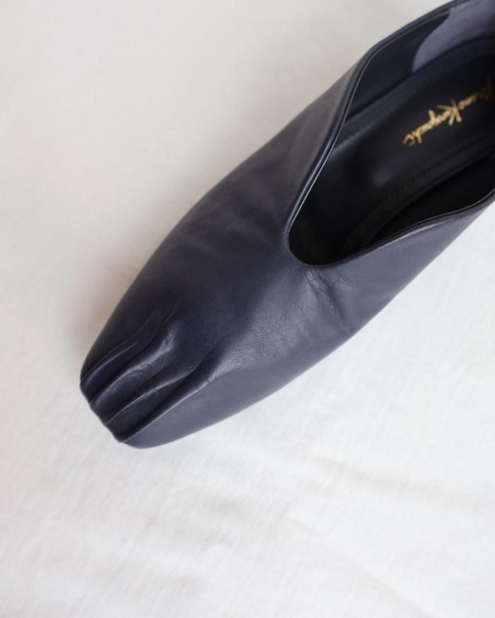 Mame Kurogouchi:Curved Line Low Heel Slipon - NAVY - ORANN Mame Kurogouchi:Curved Line Low Heel Slipon - NAVY - ORANN