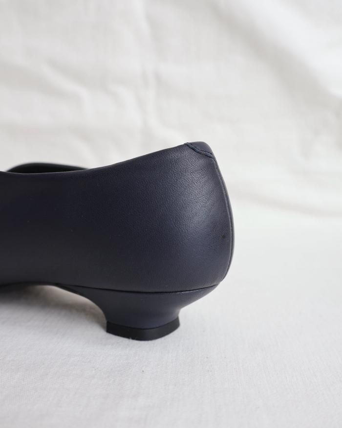 Mame Kurogouchi:Curved Line Low Heel Slipon - NAVY - ORANN Mame Kurogouchi:Curved Line Low Heel Slipon - NAVY - ORANN
