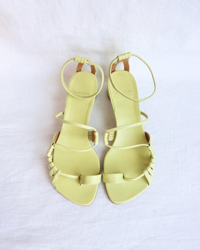 大切な人へのギフト探し - YELLOW - Sandal CHILTERN KATIM： ORANN SHOP ONLINE 靴