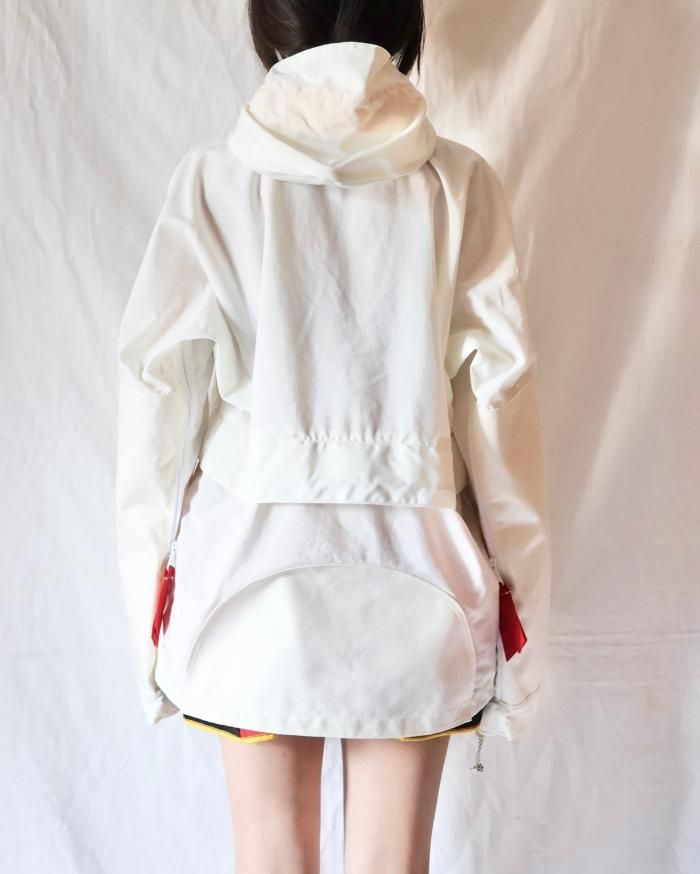 FUMIKA UCHIDA: NYLON HOODED PULLOVER WINDBREAKER - WHITE FUMIKA UCHIDA: NYLON HOODED PULLOVER WINDBREAKER - WHITE