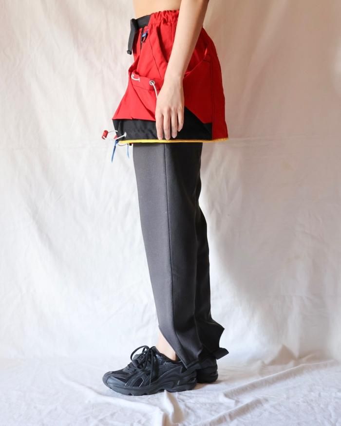 FUMIKA UCHIDA： NYLON WAIST POCKET MINI SKIRT - RED - ORANN ONLINE 