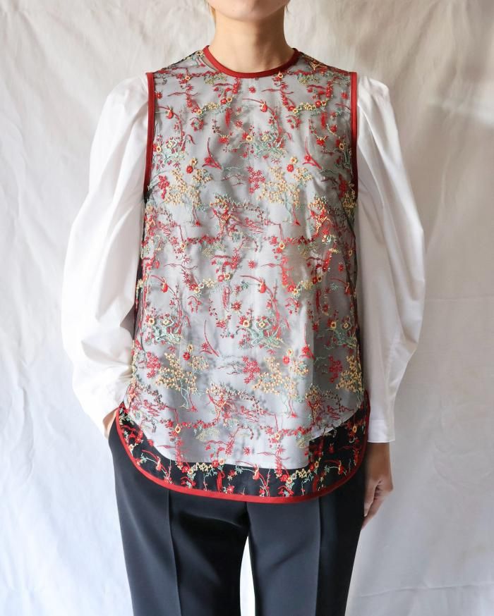 Mame Kurogouchi: Floral Lace Sleeveless Top - VERMILLION Mame Kurogouchi: Floral Lace Sleeveless Top - VERMILLION