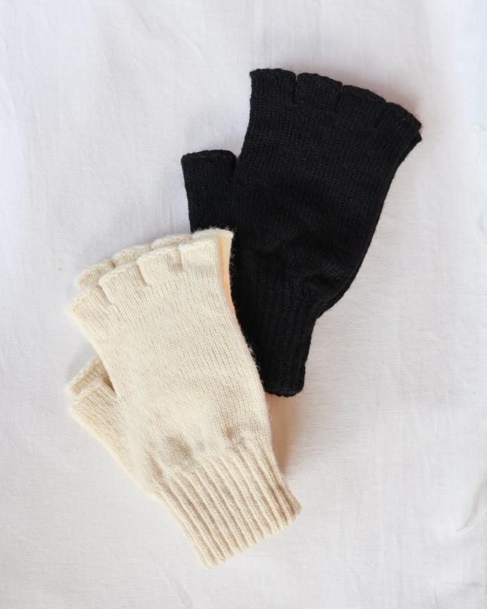 FUMIKA UCHIDA: SHETLAND FINGERLESS GLOVES - ORANN ONLINE SHOP FUMIKA UCHIDA: SHETLAND FINGERLESS GLOVES - ORANN ONLINE SHOP