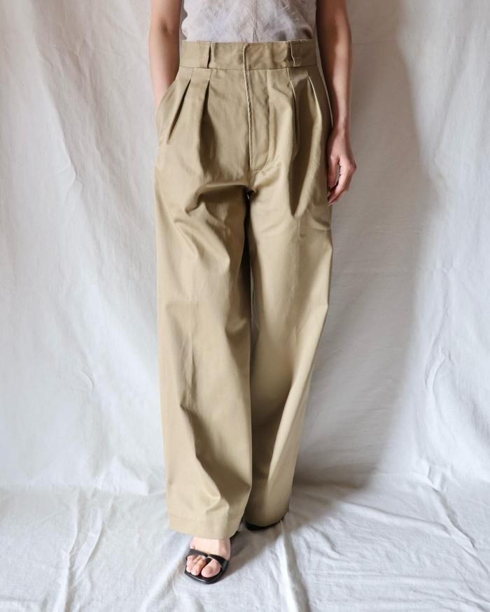 FUMIKA UCHIDA: UNIFORM WEAPON 2-TUCK PANTS - KHAKIBEIGE FUMIKA UCHIDA: UNIFORM WEAPON 2-TUCK PANTS - KHAKIBEIGE