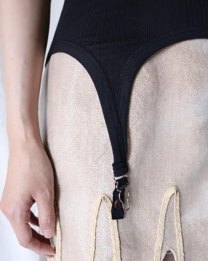 FUMIKA UCHIDA： NEEDLE DRAWING GARTER TANKTOP - BLACK