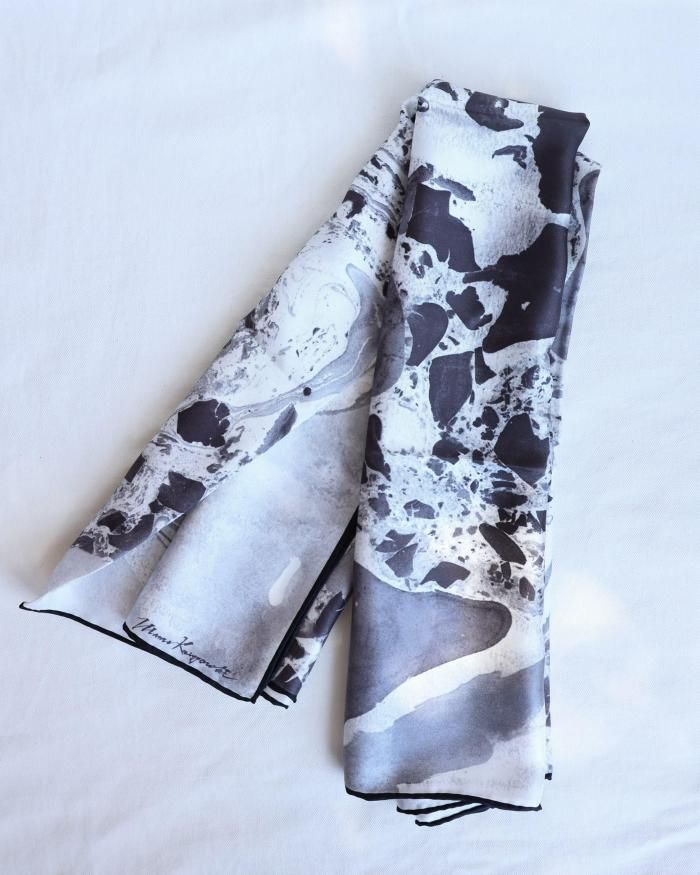 小物 Mame Kurogouchi Hand Printed Silk Scarf Mame Kurogouchi(マメ) Hand Printed Silk Scarf - YAMAROKU