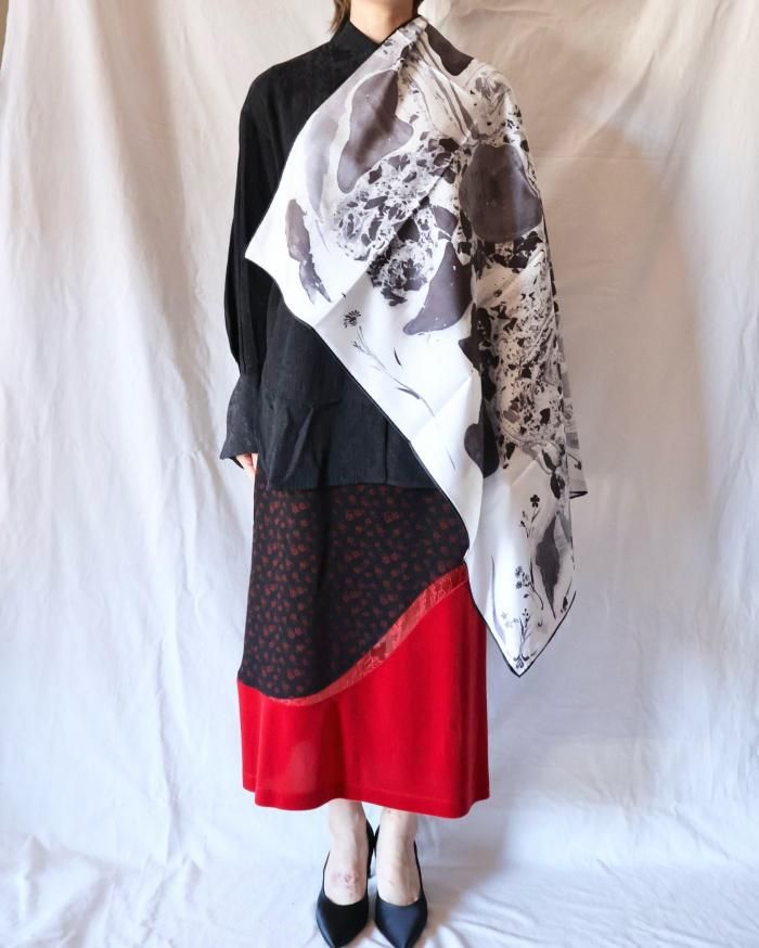 Mame Kurogouchi：Hand Printed Silk Scarf - GREY - ORANN
