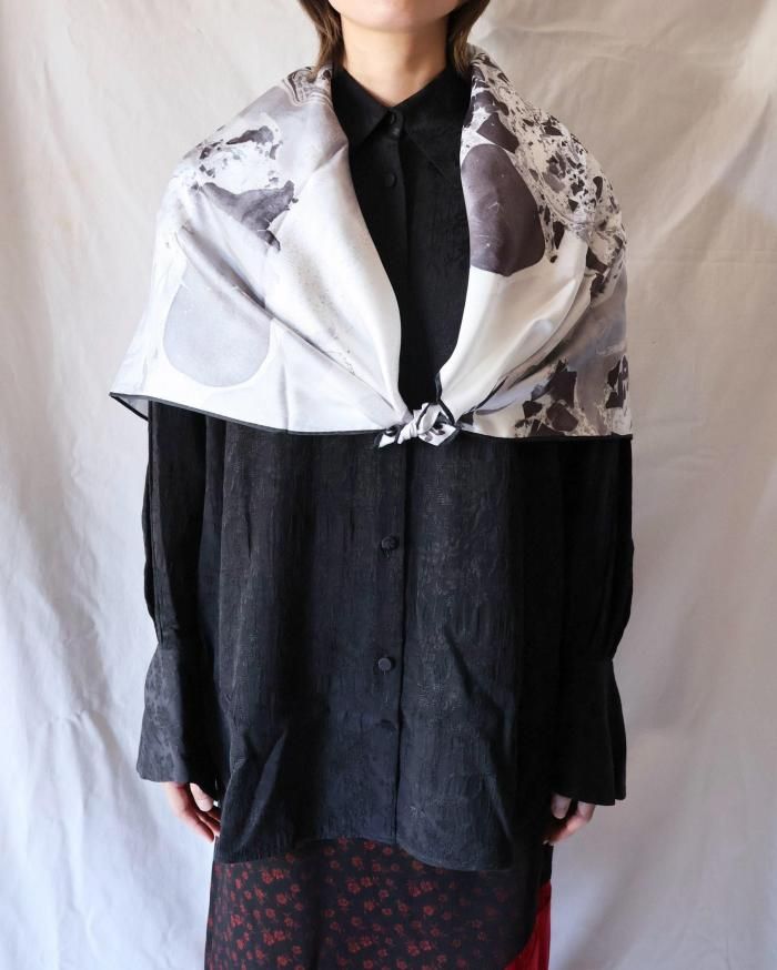 Mame Kurogouchi：Hand Printed Silk Scarf - GREY - ORANN