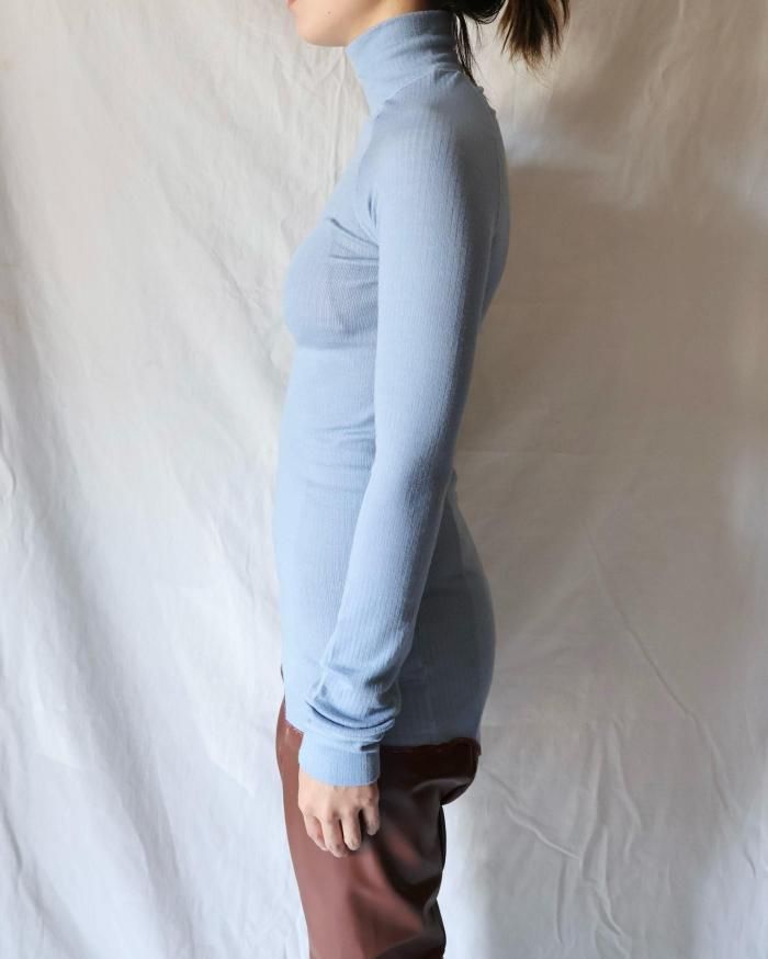 FUMIKA UCHIDA： NEEDLE DRAWING TTL NECK UNDERWEAR - LIGHT BLUE