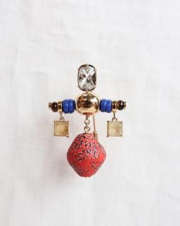 WALES BONNERCOMPASS BROOCH - RED/BLUE