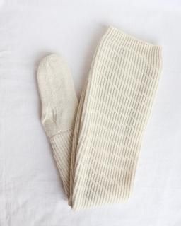 FUMIKA UCHIDASHETLAND RIB STITCH TIGHT-HIGH SOCKS - IVORY