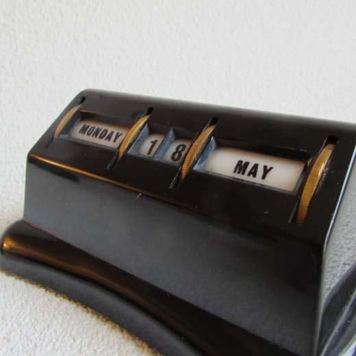 【vintage】ベークライト製ダイヤル式永久カレンダー vintageベークライト製ダイヤル式永久カレンダー 史上最高値の