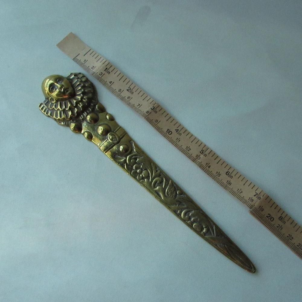 ピエロのペーパーナイフ - time-machine