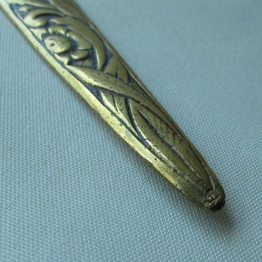 ピエロのペーパーナイフ - time-machine