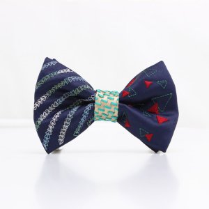 刺繍の蝶ネクタイ 三角の連なり 藍 TATEHA tie