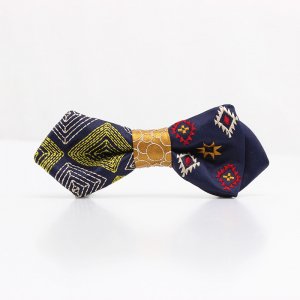 【kids】 刺繍の蝶ネクタイ ネイティブスクエア 藍 AGEHA tie