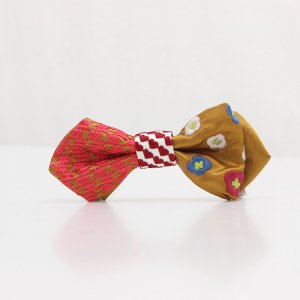 【kids】 刺繍の蝶ネクタイ 恋する和の文様 琥珀 AGEHA tie