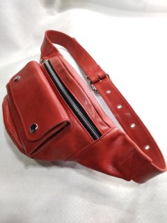 <img class='new_mark_img1' src='https://img.shop-pro.jp/img/new/icons1.gif' style='border:none;display:inline;margin:0px;padding:0px;width:auto;' />Leather waist pouch（赤）