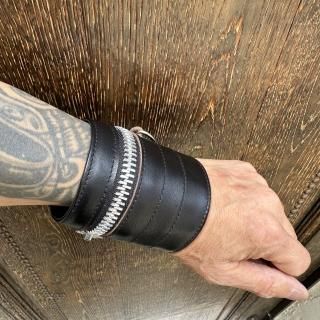 Leather Zip Wristband (short)