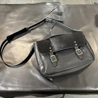 Leather messenger bag (black)