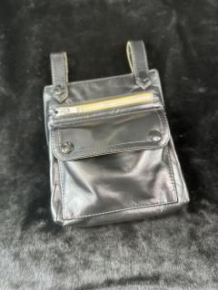 Leather rider pouch 