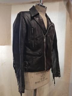<img class='new_mark_img1' src='https://img.shop-pro.jp/img/new/icons1.gif' style='border:none;display:inline;margin:0px;padding:0px;width:auto;' />70's TT LEATHERS Fringe Double Riders Jacket 
