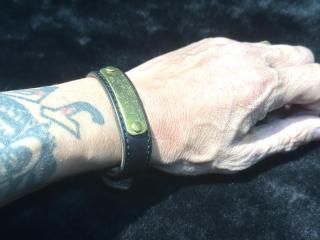 <img class='new_mark_img1' src='https://img.shop-pro.jp/img/new/icons59.gif' style='border:none;display:inline;margin:0px;padding:0px;width:auto;' />Dog collar Leather Wristband (too fast...)